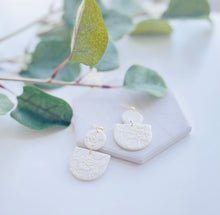 Load image into Gallery viewer, White Floral Polymer Clay Earrings
