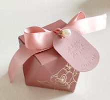 Load image into Gallery viewer, Mauve Blush Wedding Favour Boxes with Personalized Tag (Set of 25)
