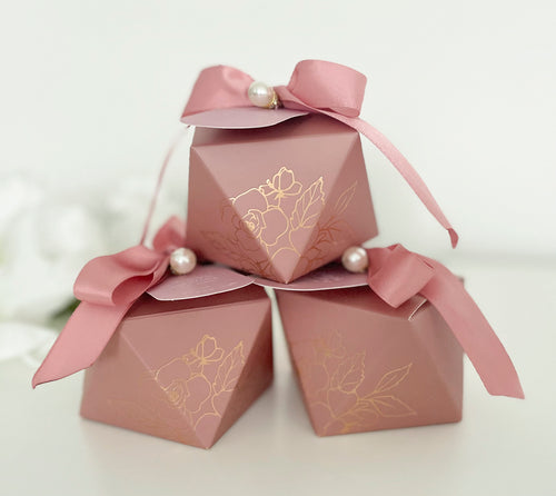 Wedding favors for guests. Perfect party favors for bridal showers, baby showers, engagement party, birthday parties, and more!